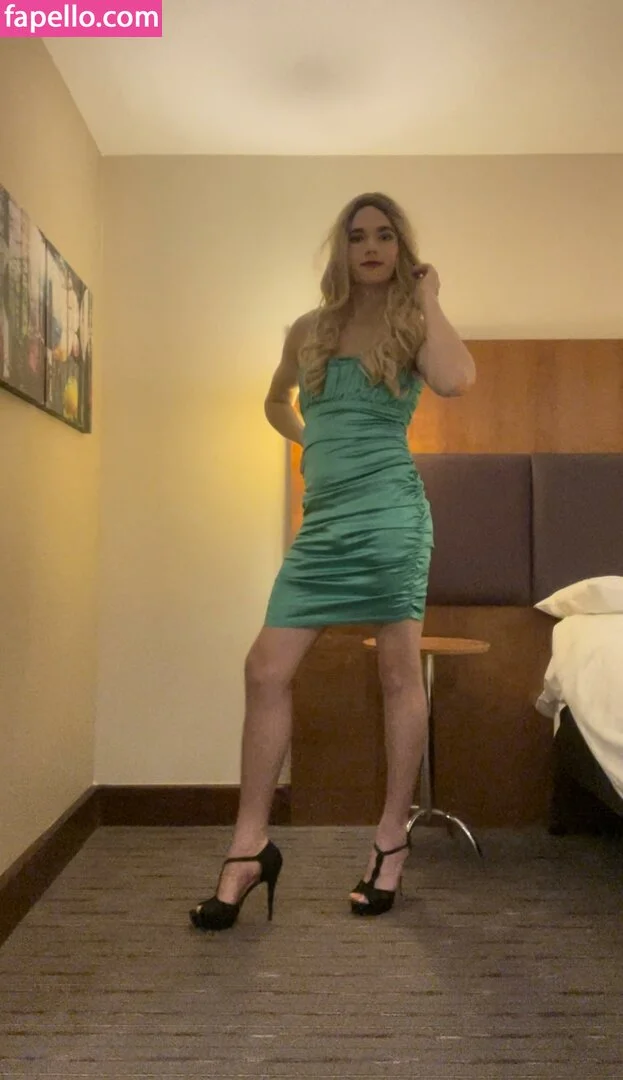 Emmy Harper Nude Onlyfans Photo 16