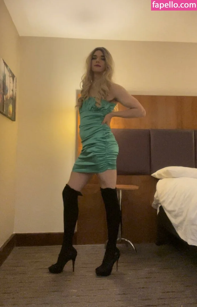 Emmy Harper Nude Onlyfans Photo 13