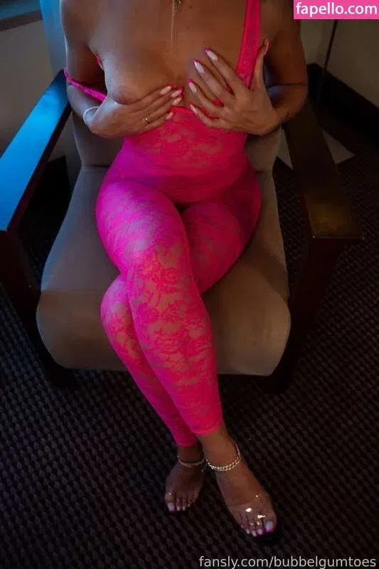 bubblegum.toes_2 / bubblegumtoes2 Onlyfans Photo Gallery 