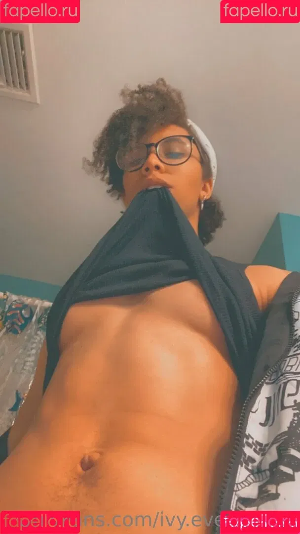 Ivyevescarlet / ivy.eve.scarlet Onlyfans Photo Gallery 