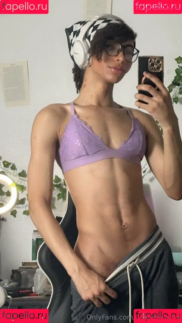 Ivyevescarlet / ivy.eve.scarlet Onlyfans Photo Gallery 