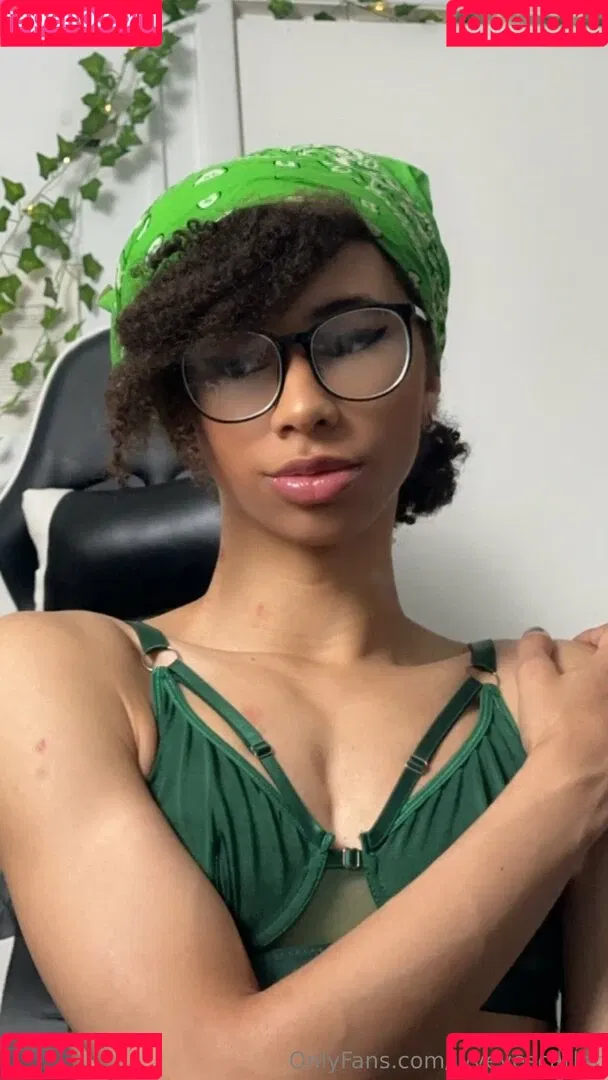 Ivyevescarlet / ivy.eve.scarlet Onlyfans Photo Gallery 