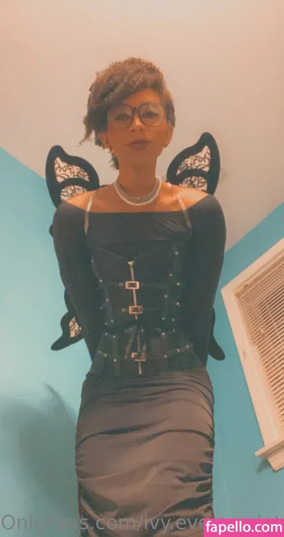 Ivyevescarlet / ivy.eve.scarlet Onlyfans Photo Gallery 