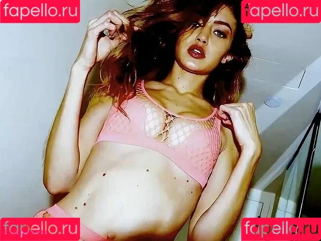 GiGiHadid / Gigi Hadid / aaliyahhadid Onlyfans Photo Gallery 