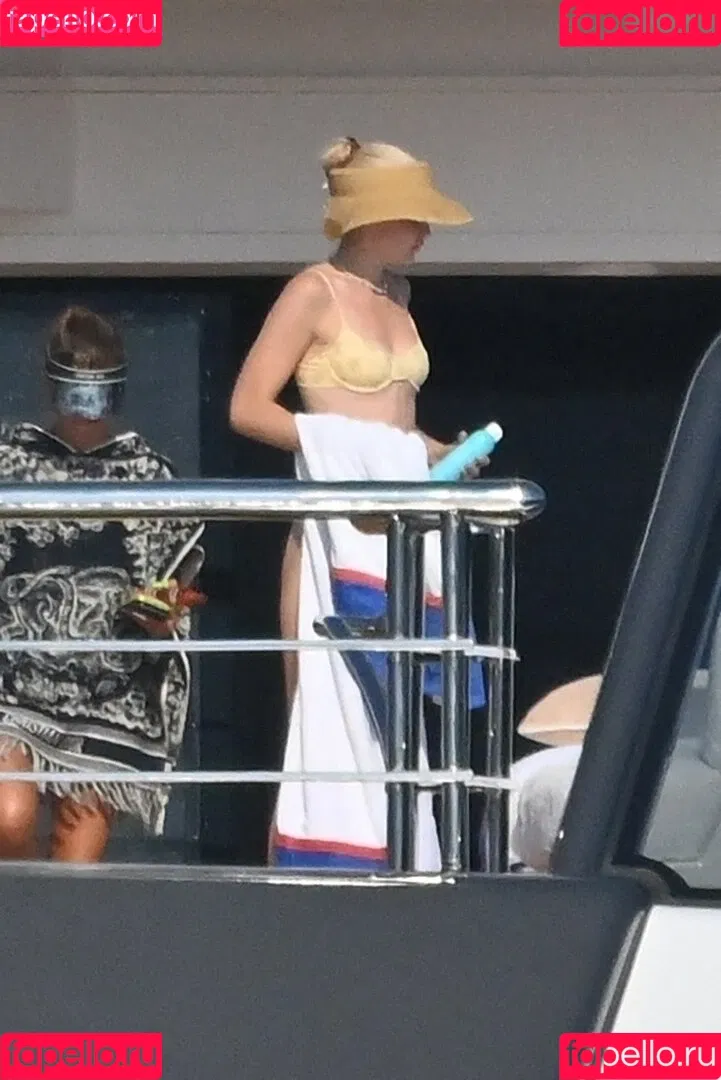 GiGiHadid / Gigi Hadid / aaliyahhadid Onlyfans Photo Gallery 