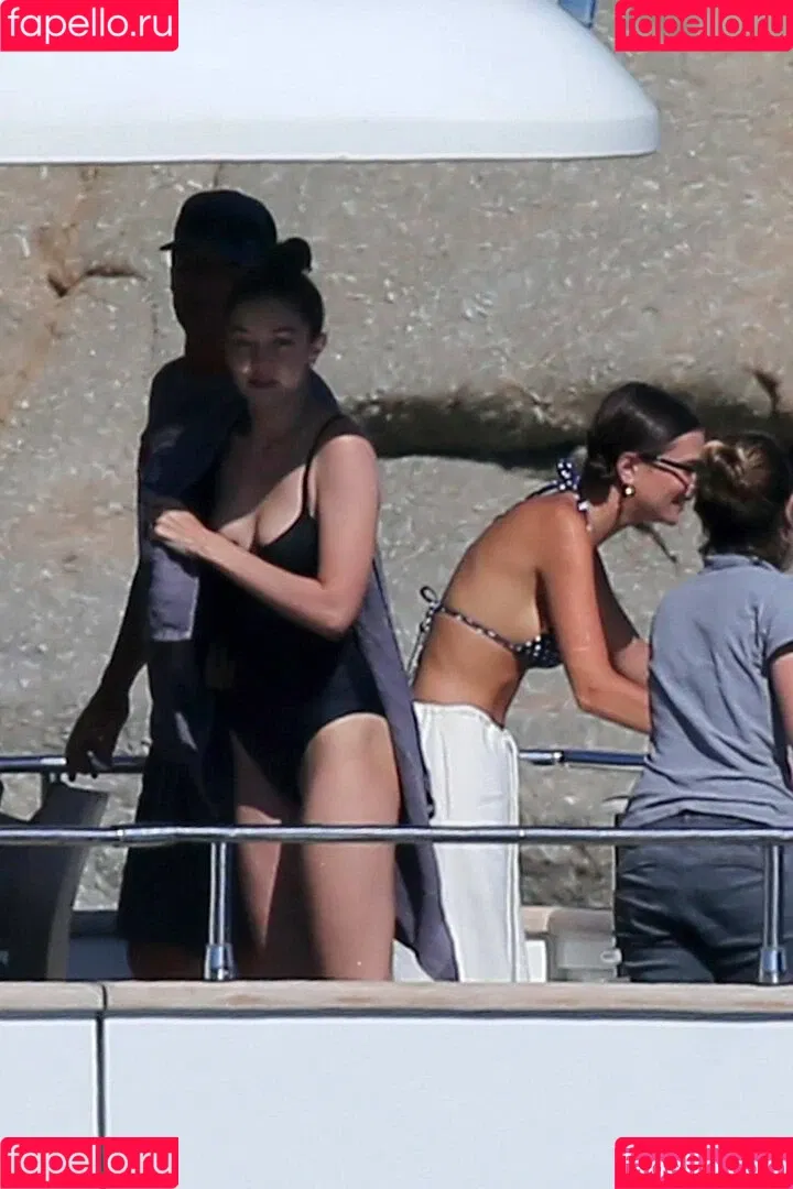 GiGiHadid / Gigi Hadid / aaliyahhadid Onlyfans Photo Gallery 