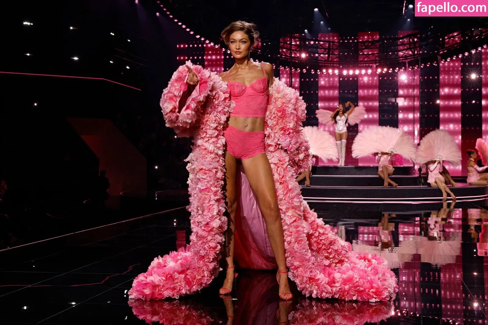 GiGiHadid / Gigi Hadid / aaliyahhadid Onlyfans Photo Gallery 