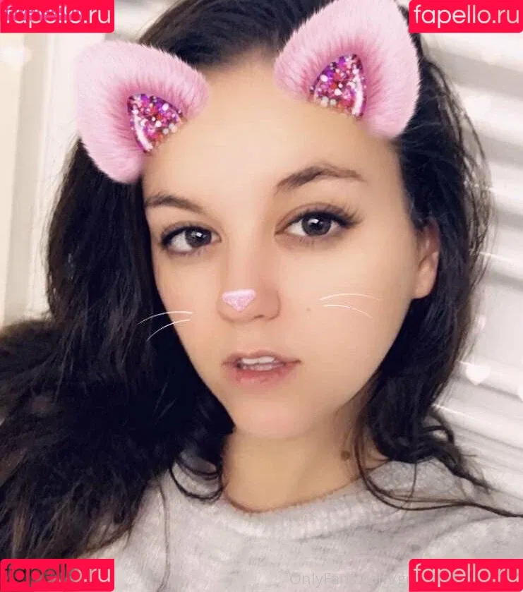 CoraBorealis / YourCora / loveyourcora Onlyfans Photo Gallery 