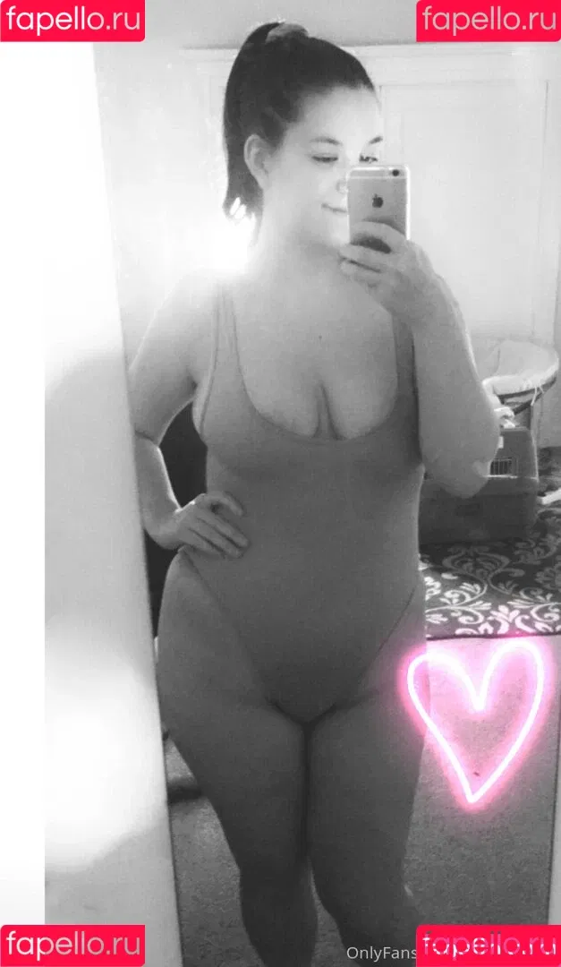 CoraBorealis / YourCora / loveyourcora Onlyfans Photo Gallery 