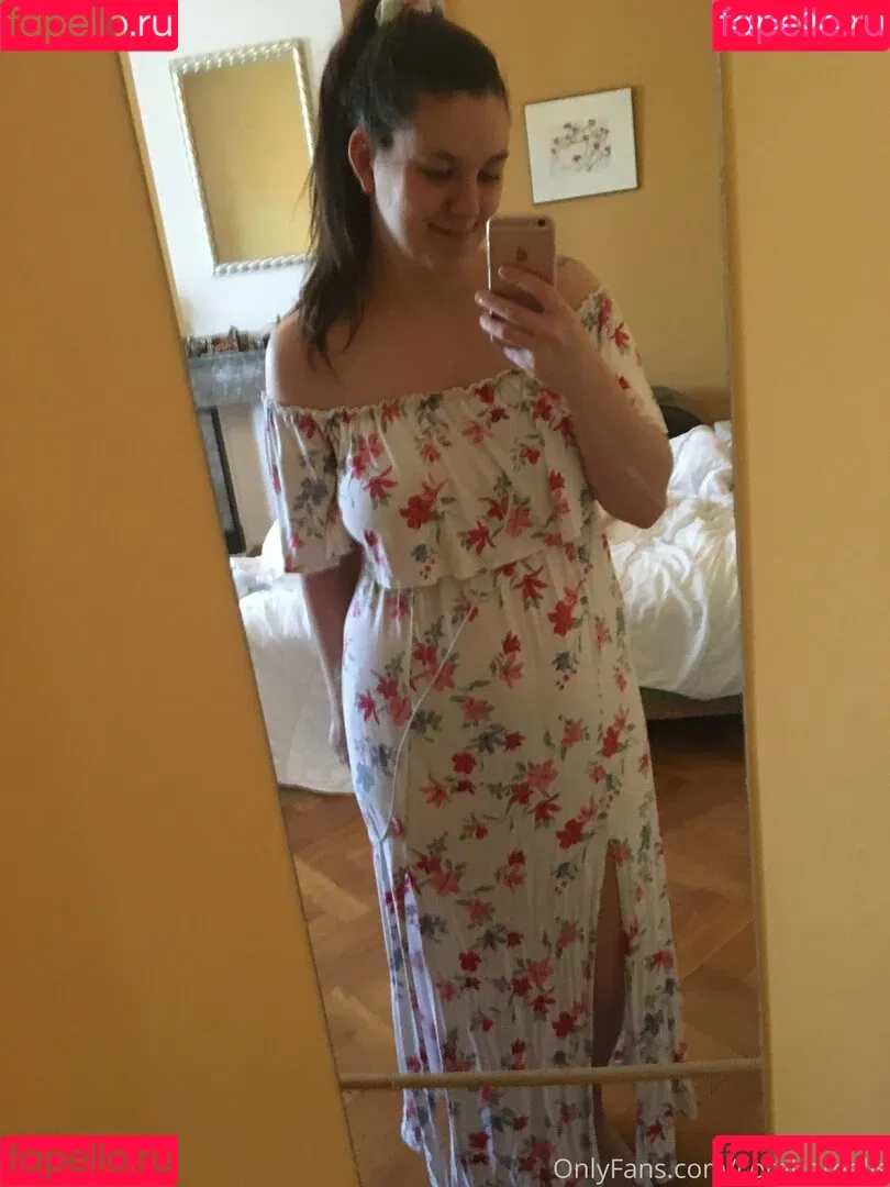 CoraBorealis / YourCora / loveyourcora Onlyfans Photo Gallery 