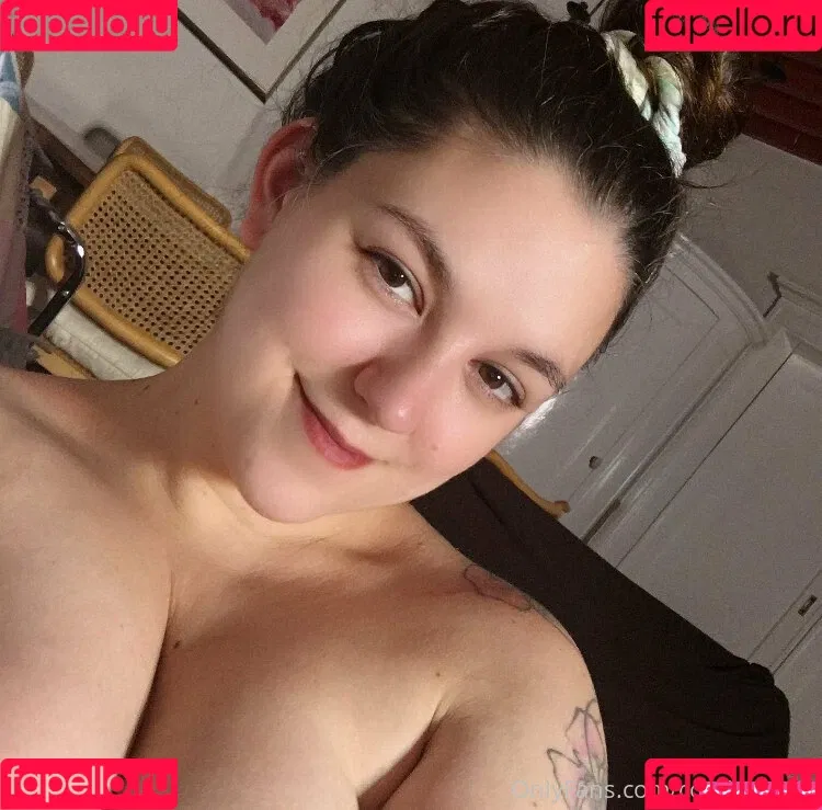 CoraBorealis / YourCora / loveyourcora Onlyfans Photo Gallery 