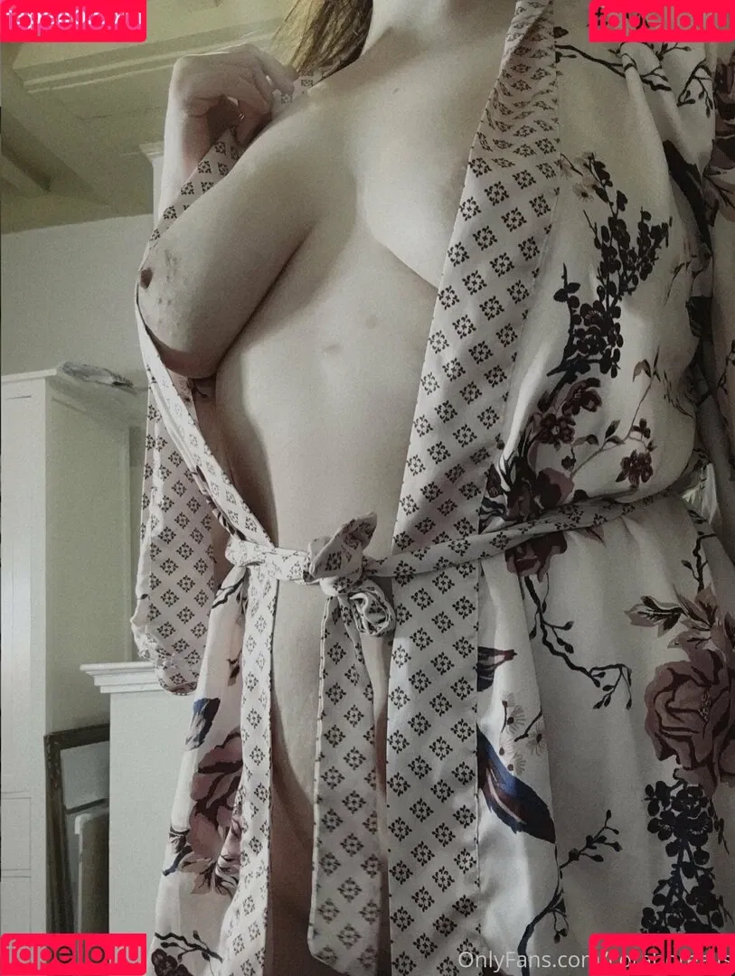 CoraBorealis / YourCora / loveyourcora Onlyfans Photo Gallery 