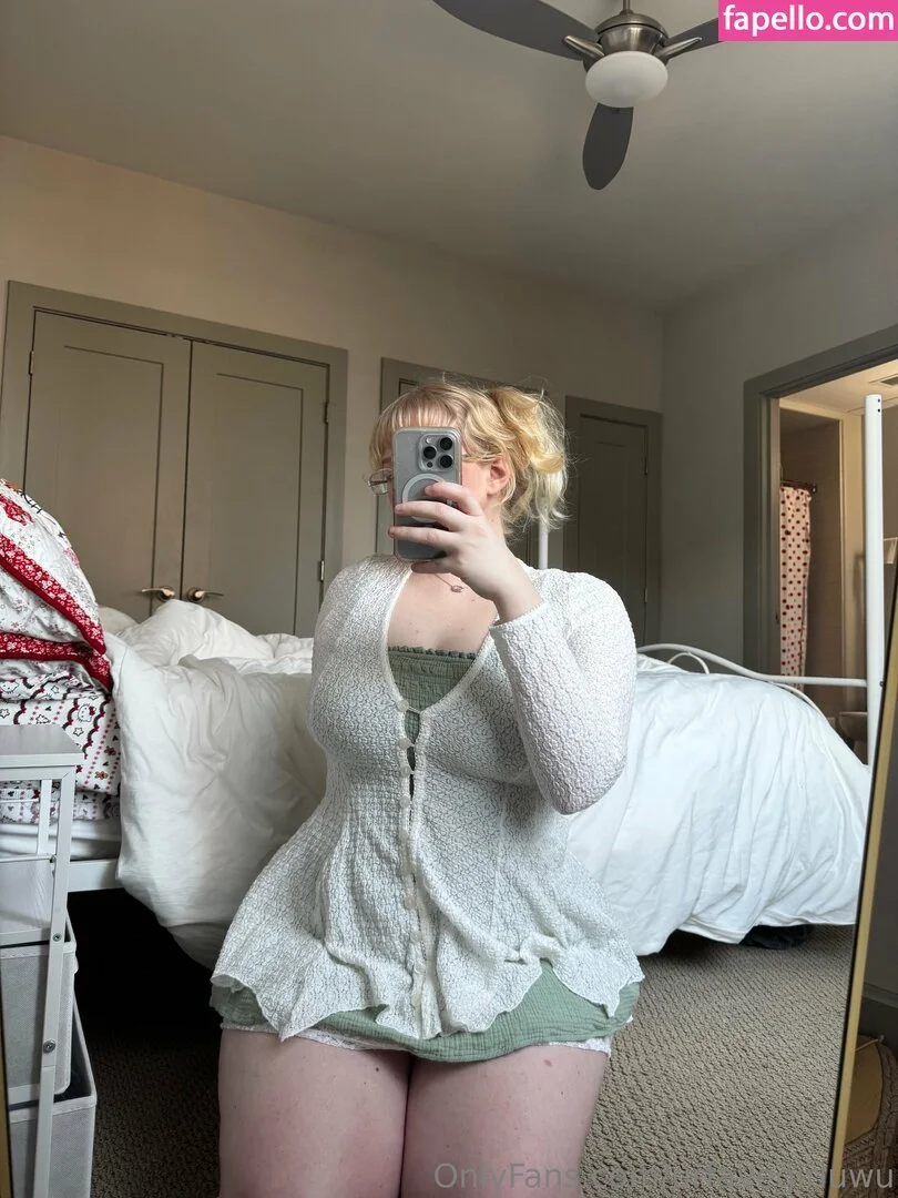 urfavegirluwu Onlyfans Photo Gallery 