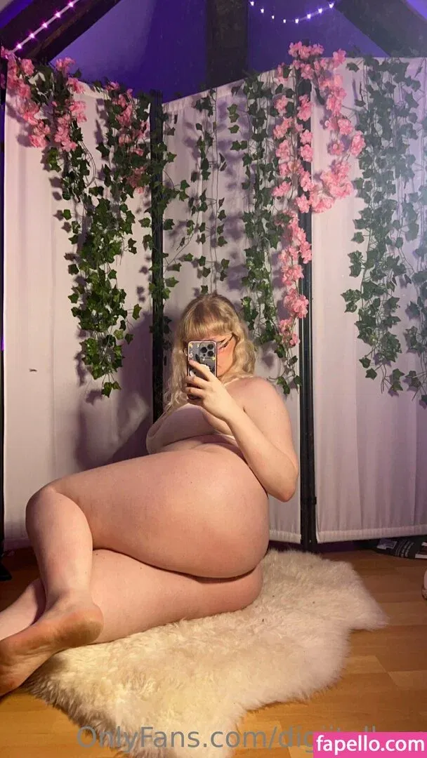 urfavegirluwu Onlyfans Photo Gallery 