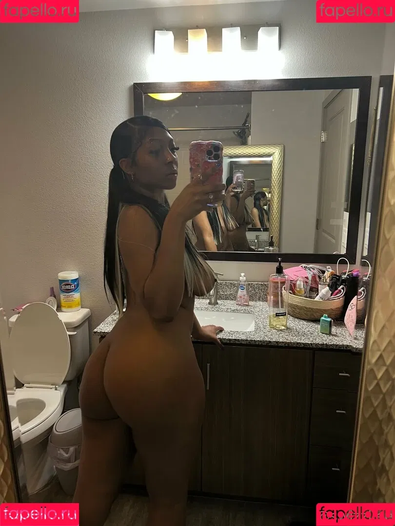 swizzllee Onlyfans Photo Gallery 
