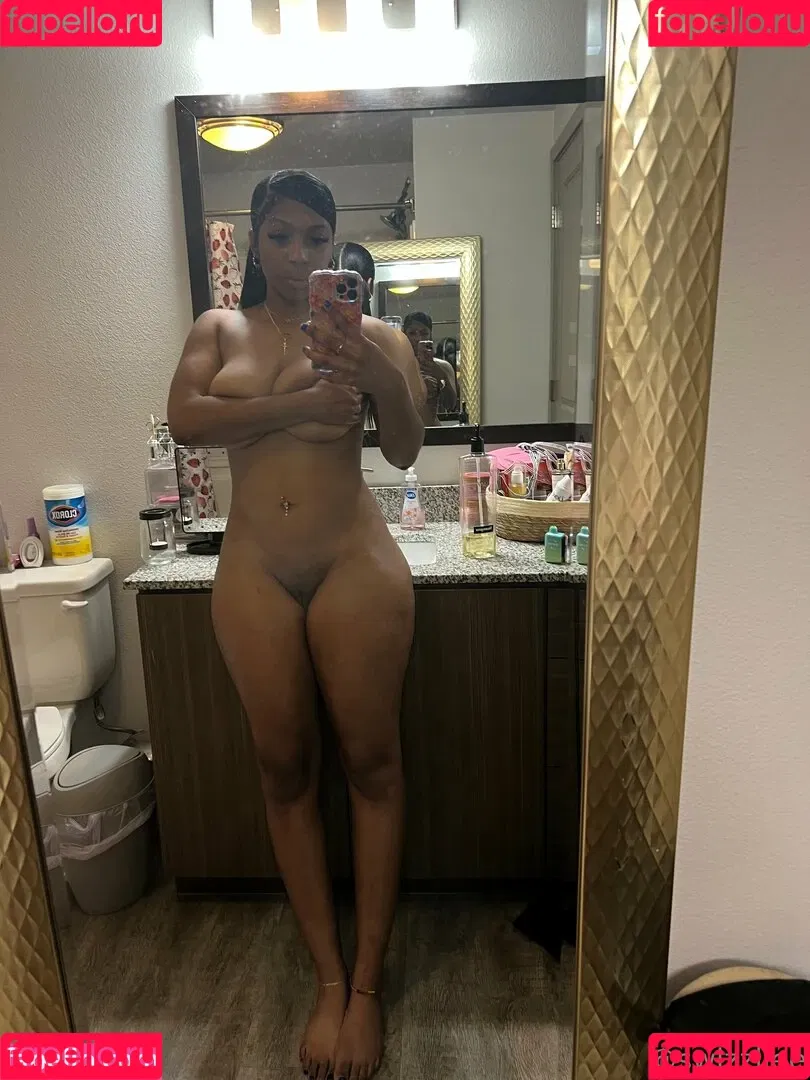 swizzllee Onlyfans Photo Gallery 