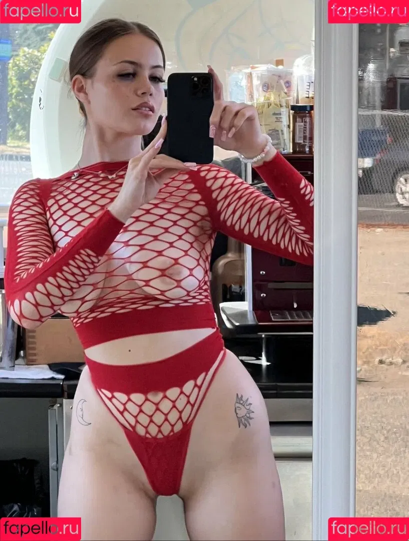 Bikini Barista / Rielle / biancaxobabe Onlyfans Photo Gallery 
