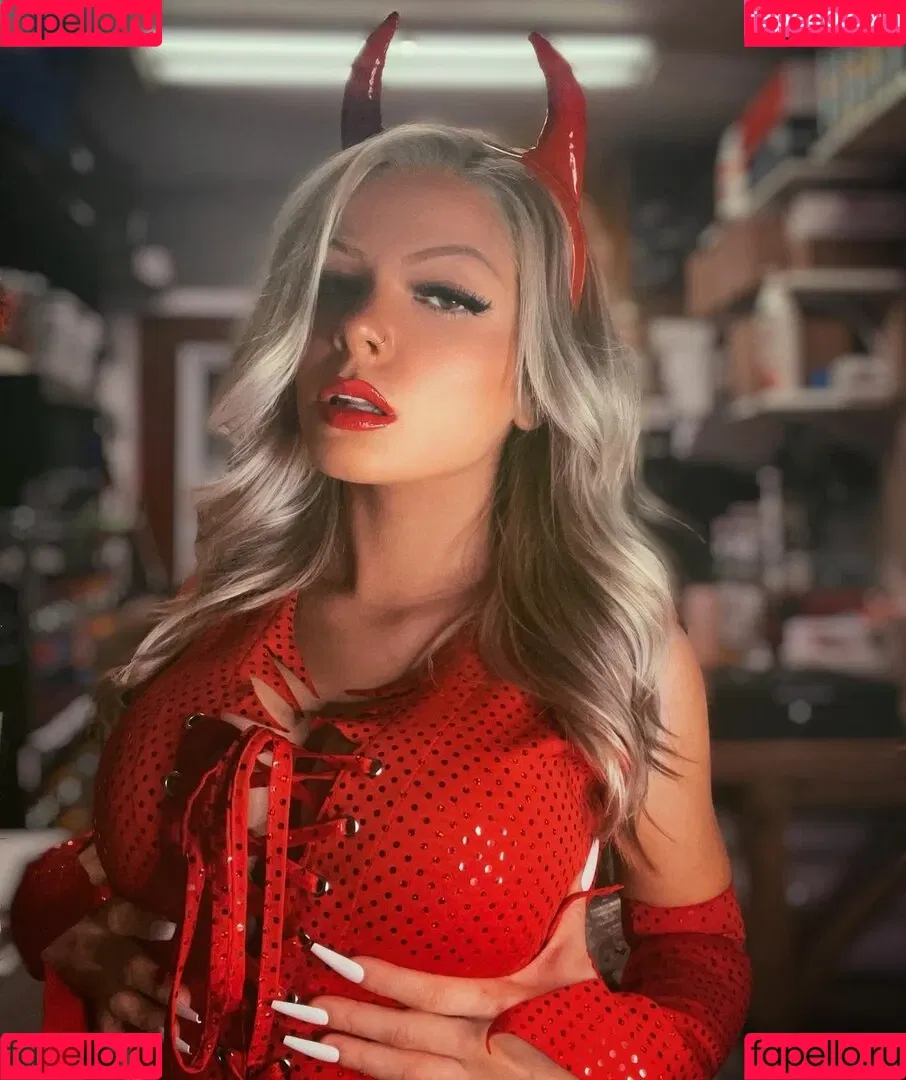Bikini Barista / Rielle / biancaxobabe Onlyfans Photo Gallery 