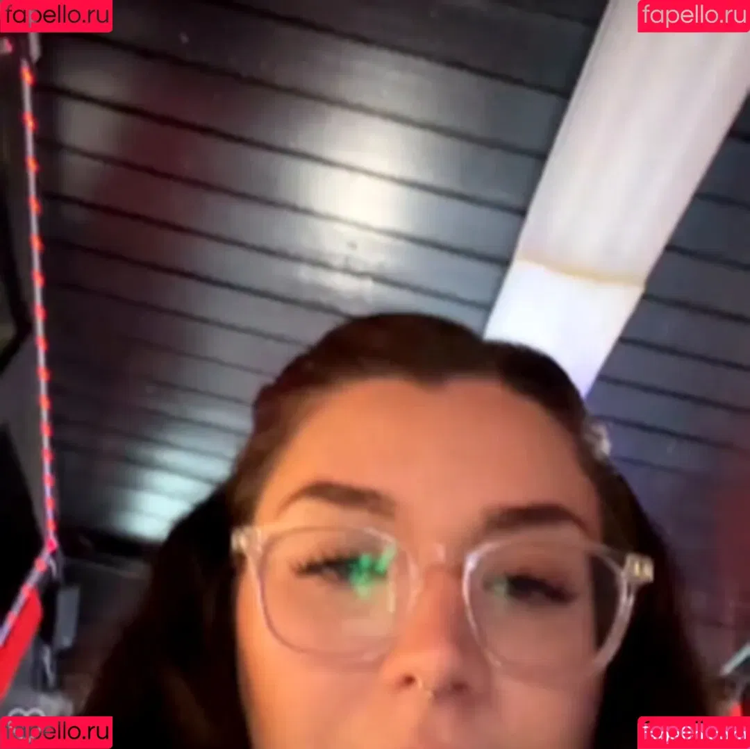 Bikini Barista / Rielle / biancaxobabe Onlyfans Photo Gallery 