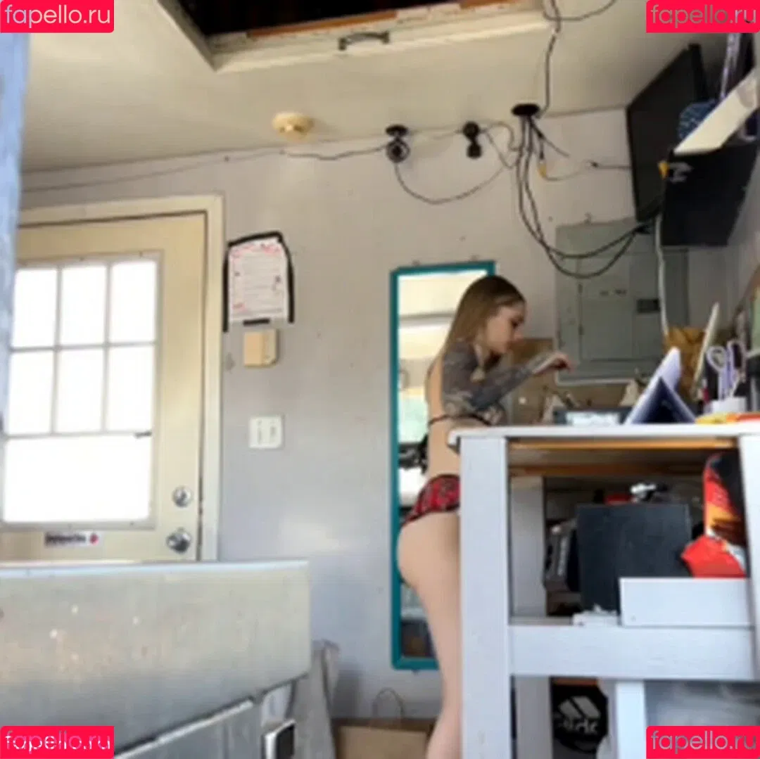 Bikini Barista / Rielle / biancaxobabe Onlyfans Photo Gallery 