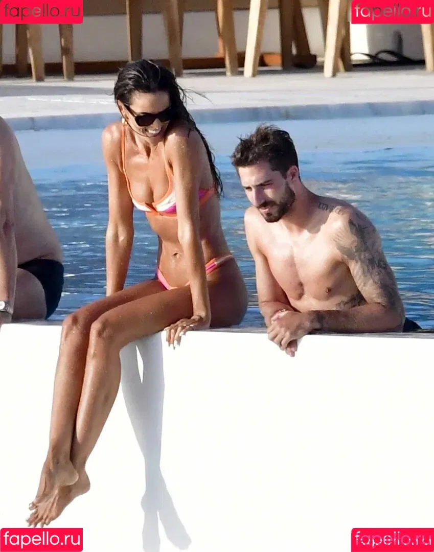Izabel Goulart / iza_goulart / izabelgoulart Onlyfans Photo Gallery 