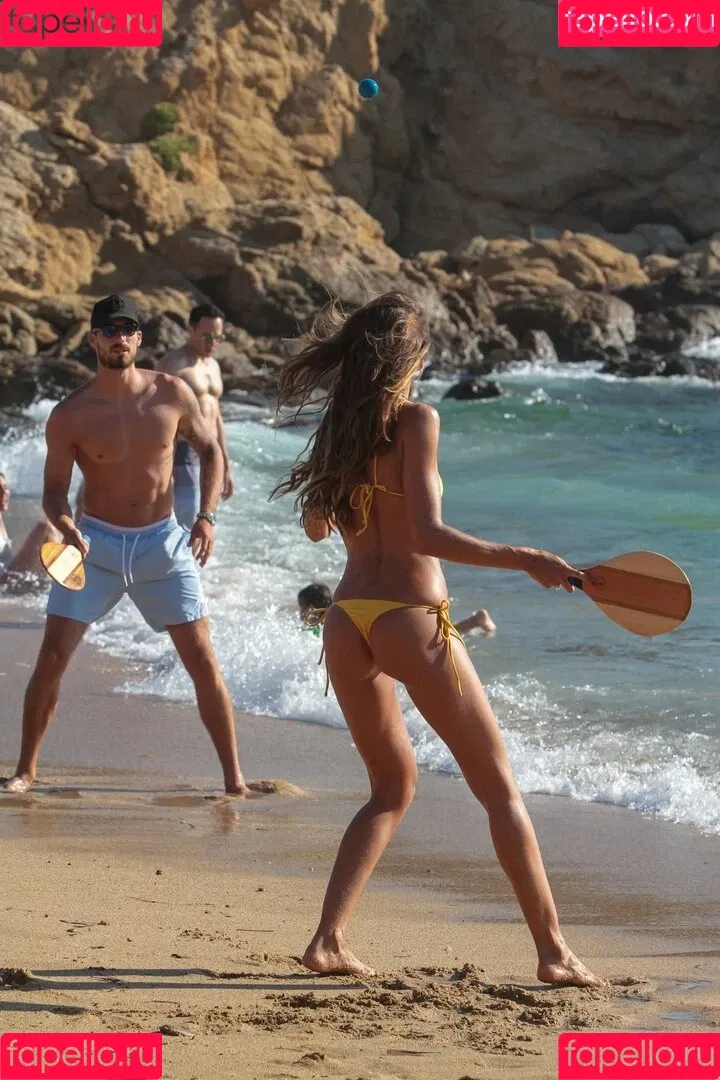 Izabel Goulart / iza_goulart / izabelgoulart Onlyfans Photo Gallery 