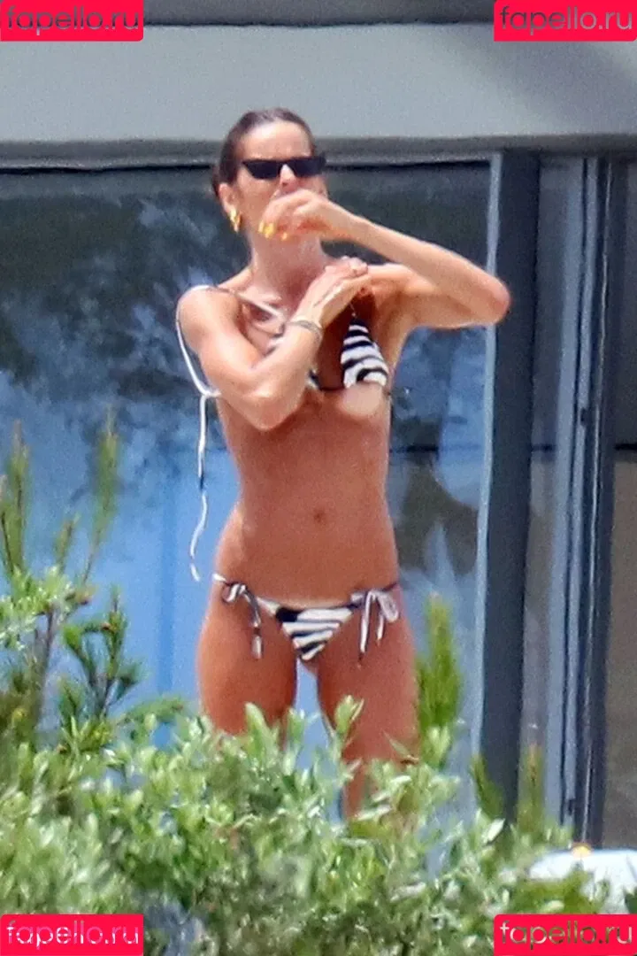 Izabel Goulart / iza_goulart / izabelgoulart Onlyfans Photo Gallery 