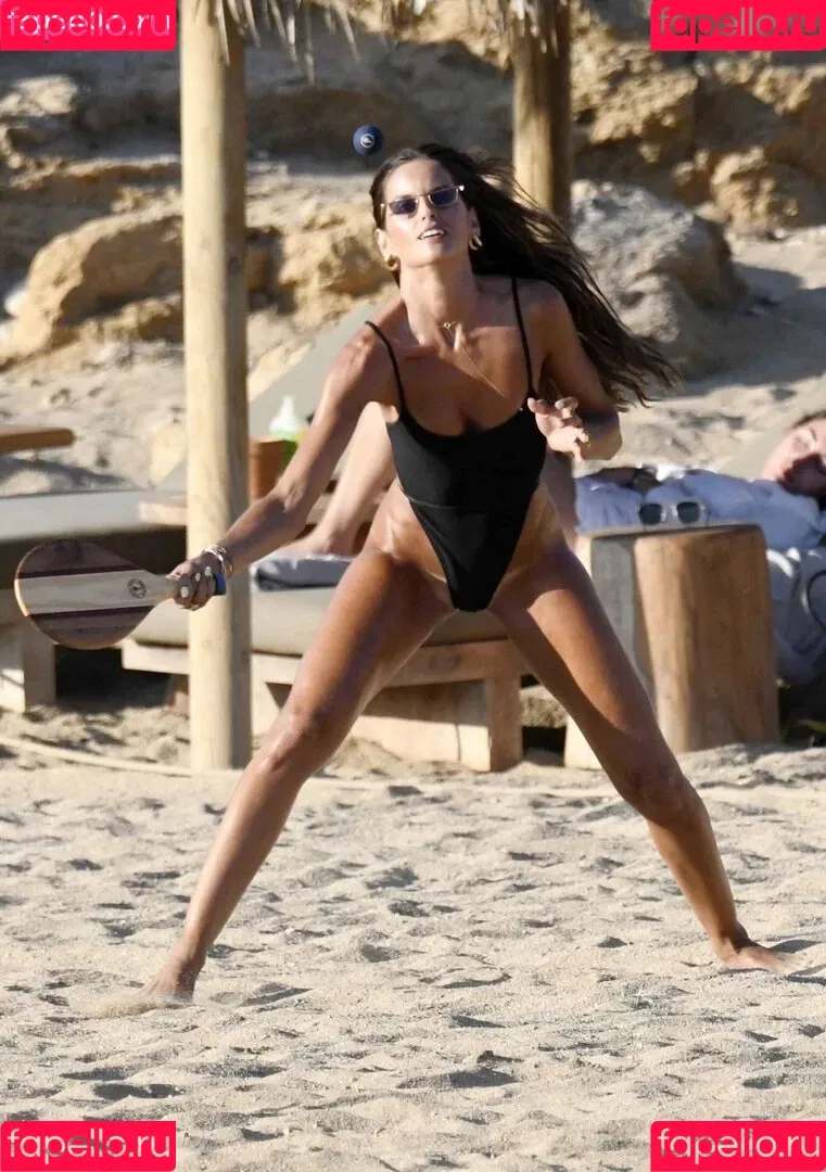 Izabel Goulart / iza_goulart / izabelgoulart Onlyfans Photo Gallery 