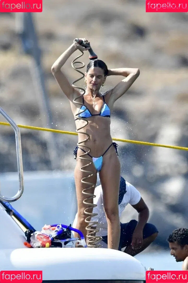 Izabel Goulart / iza_goulart / izabelgoulart Onlyfans Photo Gallery 