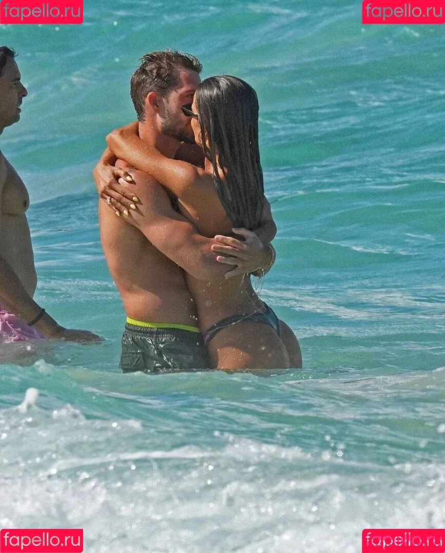 Izabel Goulart / iza_goulart / izabelgoulart Onlyfans Photo Gallery 