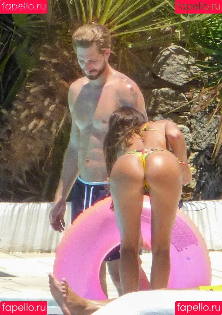 Izabel Goulart / iza_goulart / izabelgoulart Onlyfans Photo Gallery 