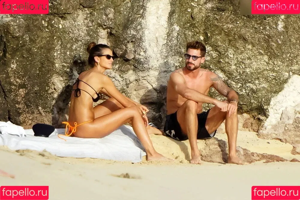Izabel Goulart / iza_goulart / izabelgoulart Onlyfans Photo Gallery 