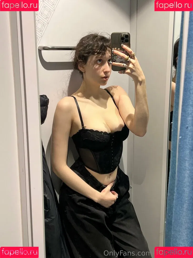 Helga Amor / helga.amor.back / helga_amor / helgaamor Onlyfans Photo Gallery 