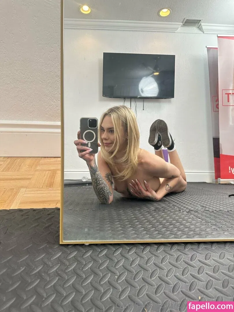 knifegrlfriend Onlyfans Photo Gallery 