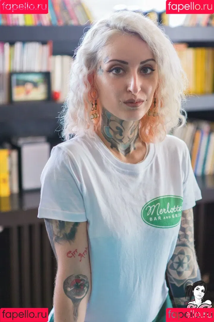 Gladyce / gladycefavour / gladycesuicide Onlyfans Photo Gallery 