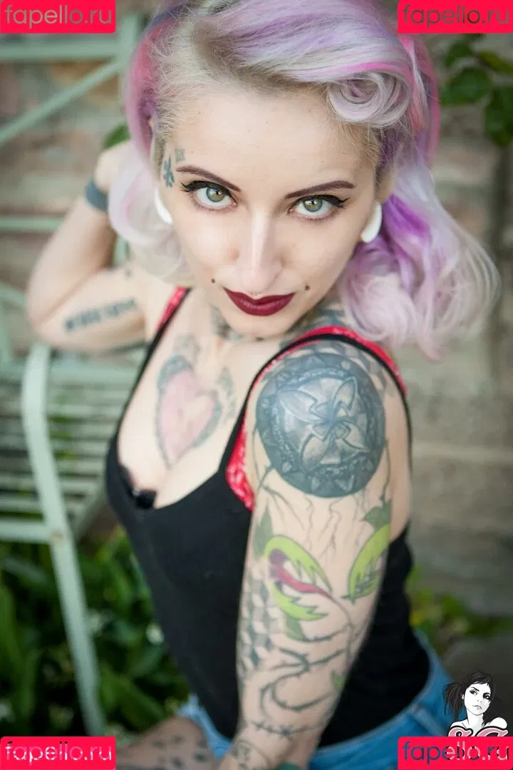 Gladyce / gladycefavour / gladycesuicide Onlyfans Photo Gallery 