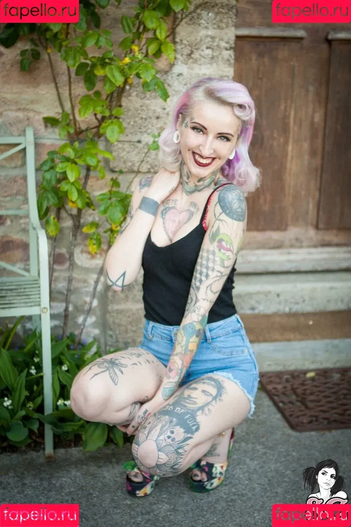 Gladyce / gladycefavour / gladycesuicide Onlyfans Photo Gallery 