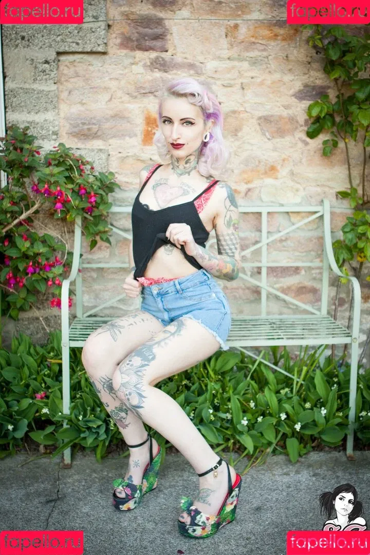 Gladyce / gladycefavour / gladycesuicide Onlyfans Photo Gallery 