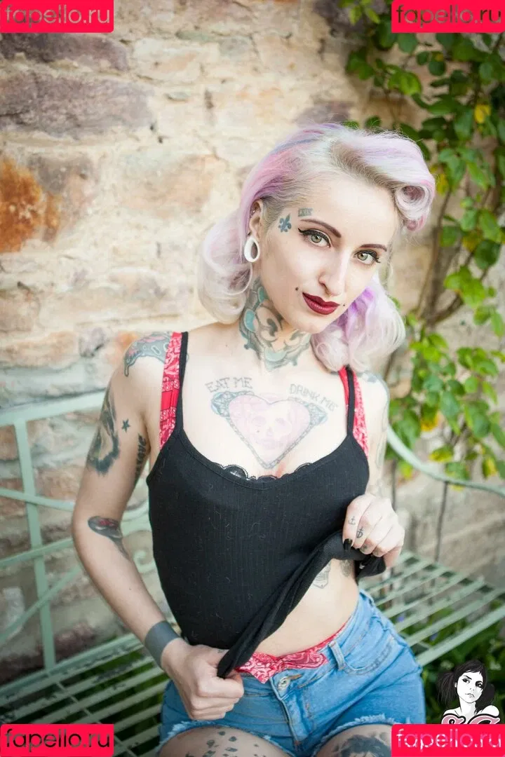 Gladyce / gladycefavour / gladycesuicide Onlyfans Photo Gallery 