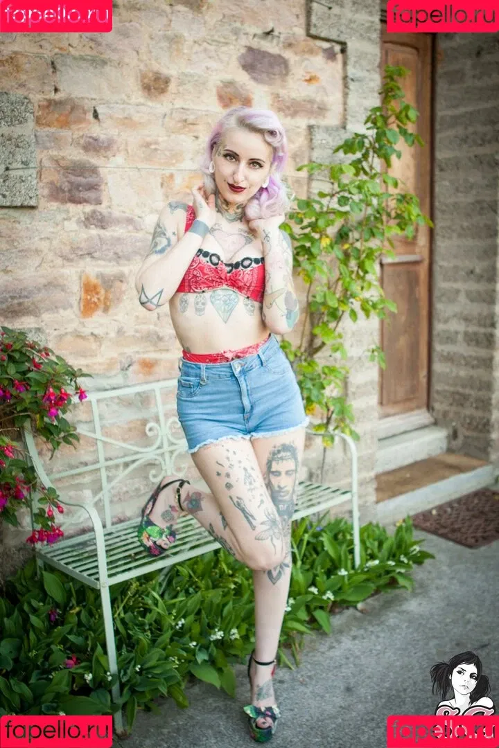 Gladyce / gladycefavour / gladycesuicide Onlyfans Photo Gallery 
