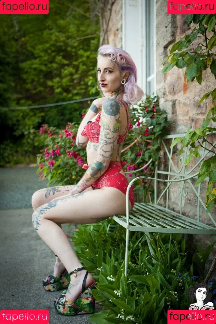 Gladyce / gladycefavour / gladycesuicide Onlyfans Photo Gallery 