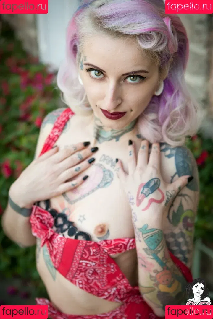 Gladyce / gladycefavour / gladycesuicide Onlyfans Photo Gallery 