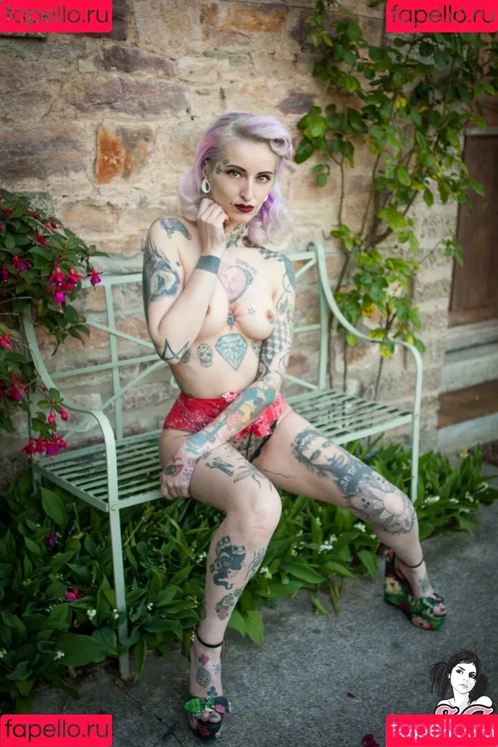 Gladyce / gladycefavour / gladycesuicide Onlyfans Photo Gallery 