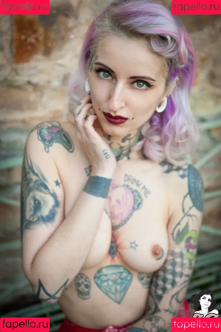 Gladyce / gladycefavour / gladycesuicide Onlyfans Photo Gallery 