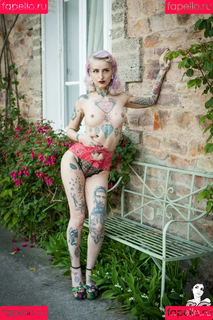 Gladyce / gladycefavour / gladycesuicide Onlyfans Photo Gallery 