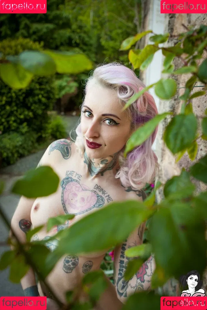 Gladyce / gladycefavour / gladycesuicide Onlyfans Photo Gallery 
