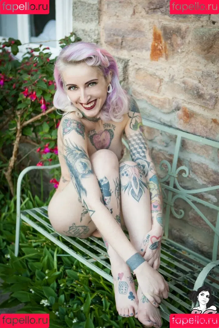 Gladyce / gladycefavour / gladycesuicide Onlyfans Photo Gallery 