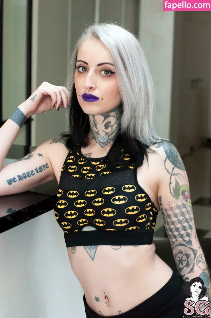 Gladyce / gladycefavour / gladycesuicide Onlyfans Photo Gallery 