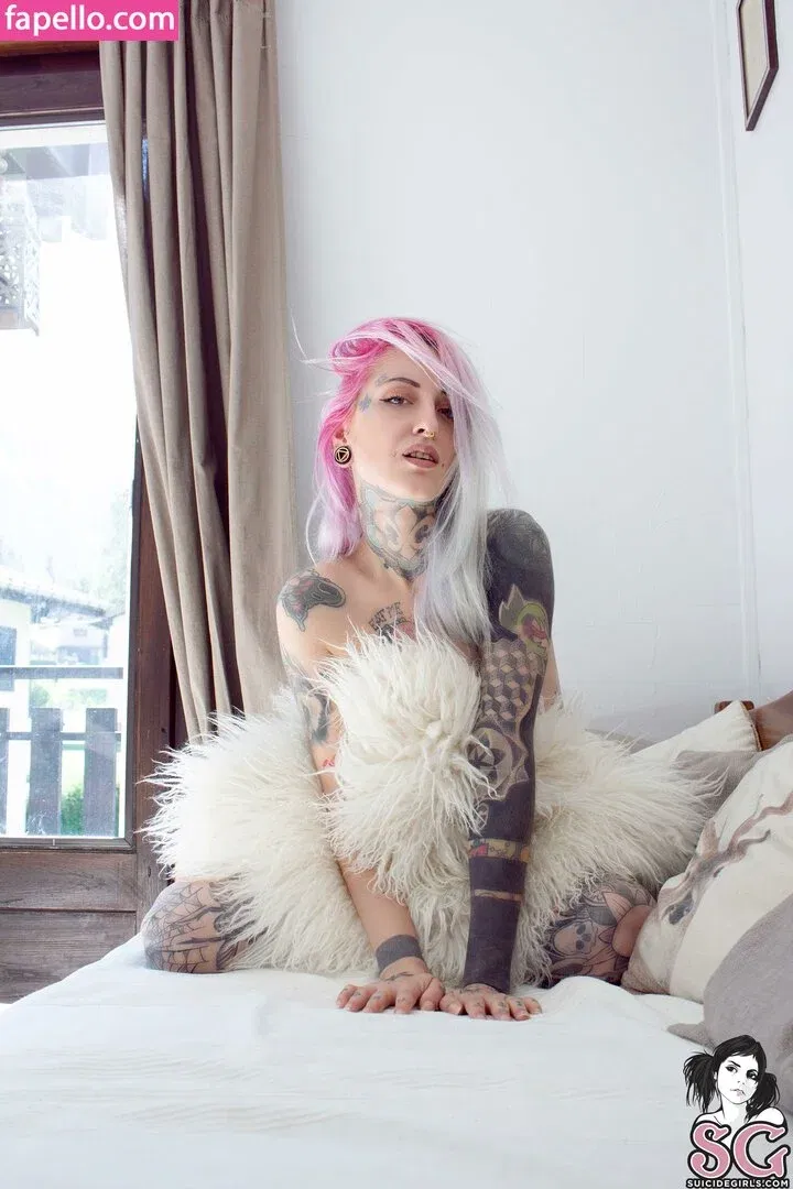 Gladyce / gladycefavour / gladycesuicide Onlyfans Photo Gallery 