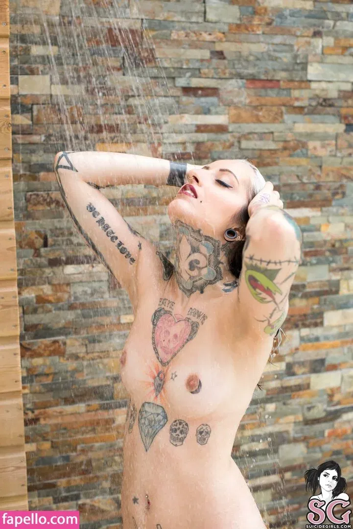 Gladyce / gladycefavour / gladycesuicide Onlyfans Photo Gallery 